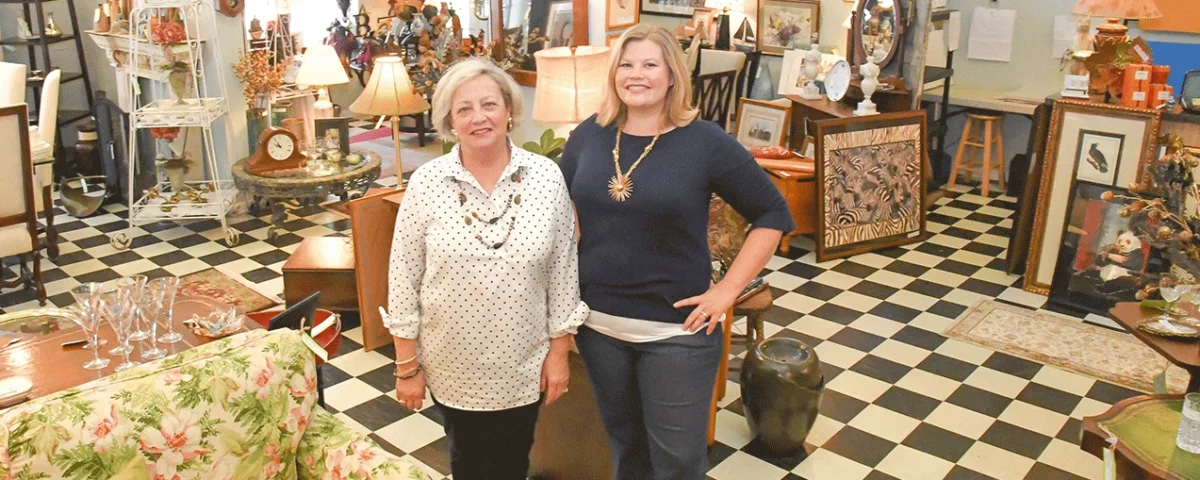 Rooms Blooms and More