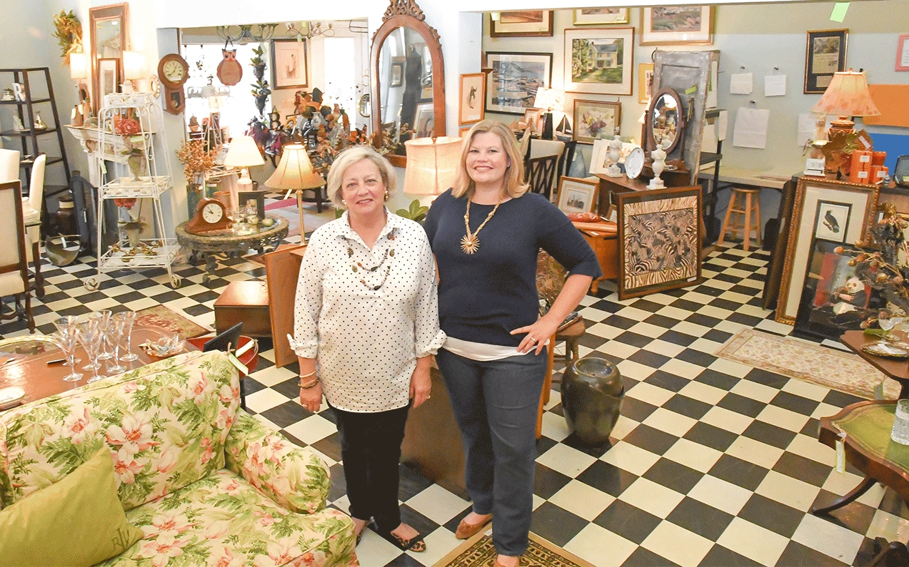 Rooms Blooms and More